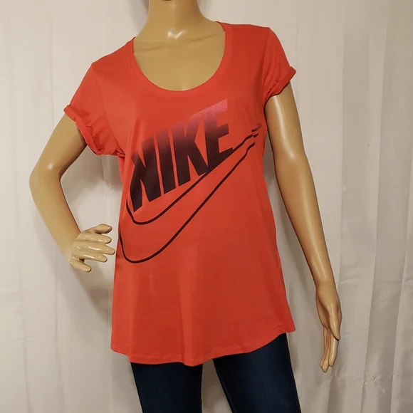 Nike Loose Fit T-shirt - Picture 1 of 6